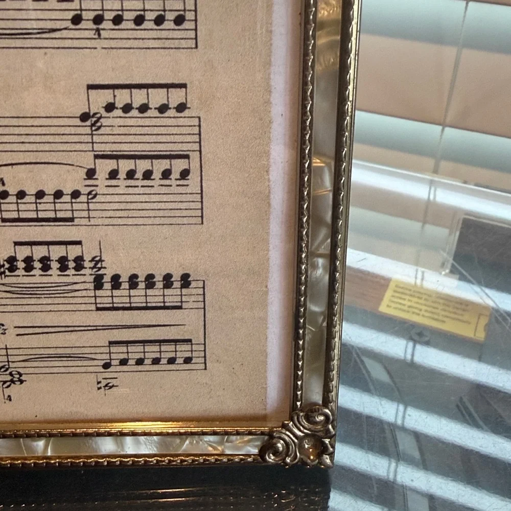 Vtg Faux Mother of Pearl Picture Photo Frame 8x10 Ornate Gold Tone Metal MCM - Picture 5 of 10